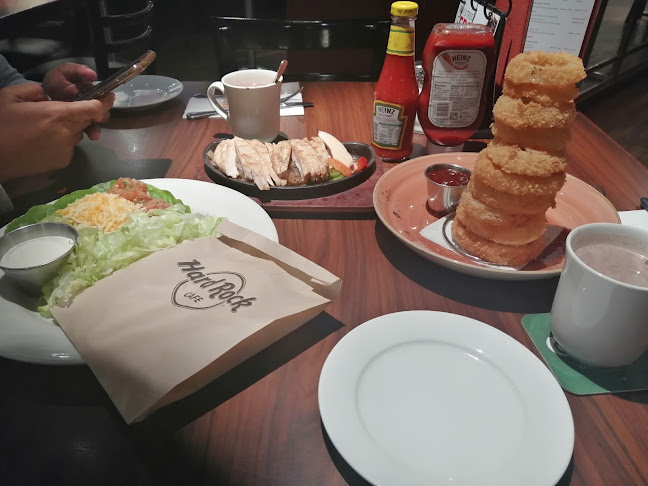 Hard Rock Cafe - Gastronomi dan perhotelan