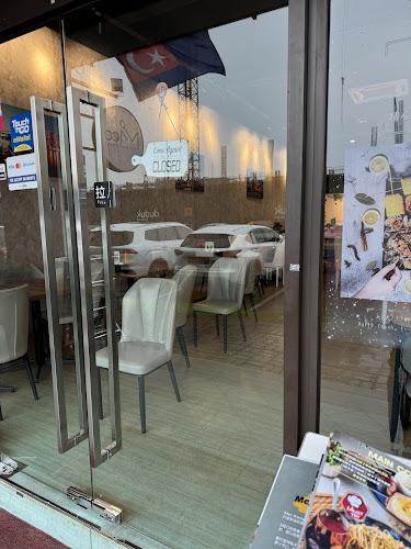 Meo Western Cafe - Gastronomi dan perhotelan