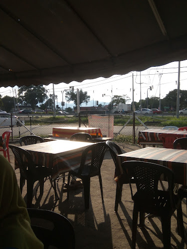 Manjung Yong Tau Foo - Gastronomi dan perhotelan