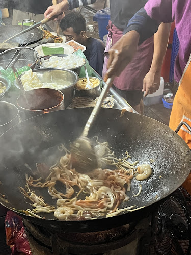 Opinii despre CHONG Charcoal Seafood Char Kuey Teow 炭烧海鲜炒粿条 în George Town - Gastronomi dan perhotelan