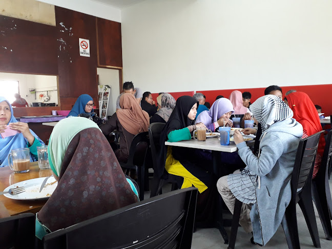 NASI DAGANG MOK KITER (Kak Pah Nasi Dagang)