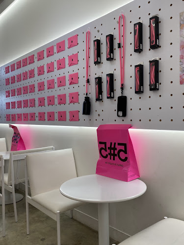 Opinii despre 5 Coffee (OFFFFive Coffee) în George Town - Gastronomi dan perhotelan