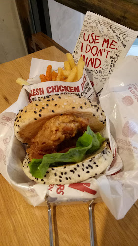 4Fingers Crispy Chicken Gurney Paragon - Gastronomi dan perhotelan