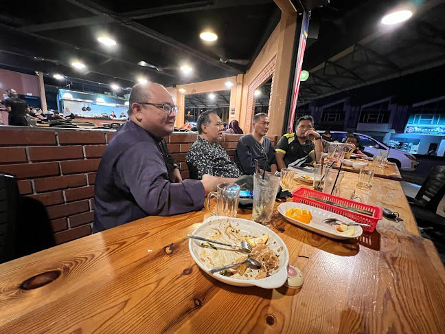 La Pour Meru - Gastronomi dan perhotelan