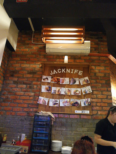 Jacknife Bar & Grill - Gastronomi dan perhotelan