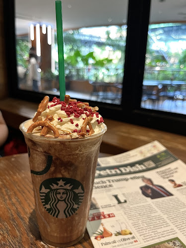 Starbucks 1 Utama New Wing