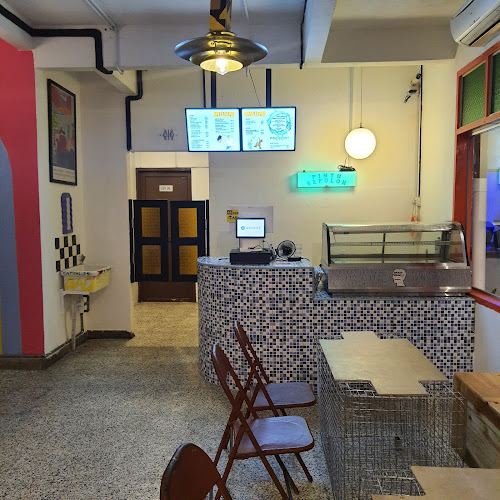 Pintu Sepuloh Cafe - Gastronomi dan perhotelan