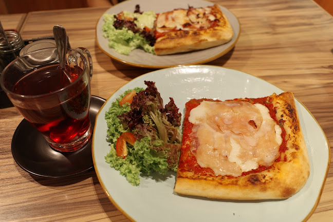 Opinii despre Luretta D.O.P. Italian Deli at Lot 10 în Kuala Lumpur - Gastronomi dan perhotelan