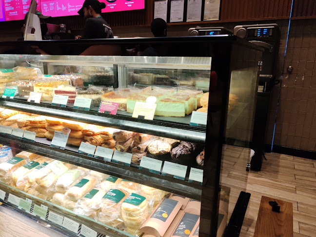 Starbucks Iramanis - Gastronomi dan perhotelan