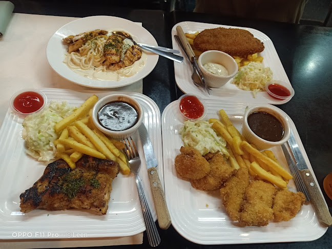 Der' Cabin Bistro Perling - Gastronomi dan perhotelan