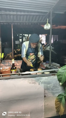Opinii despre Larut Malam Burger Stall în Gopeng - Gastronomi dan perhotelan