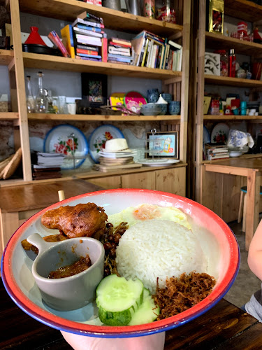 lima.tujoh Cafe & Guesthouse - Gastronomi dan perhotelan