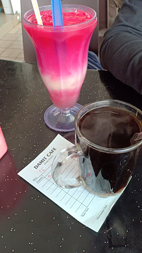 Damit Cafe - Gastronomi dan perhotelan