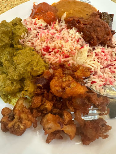 Comentarii opinii despre Meenachy Meals Caterer