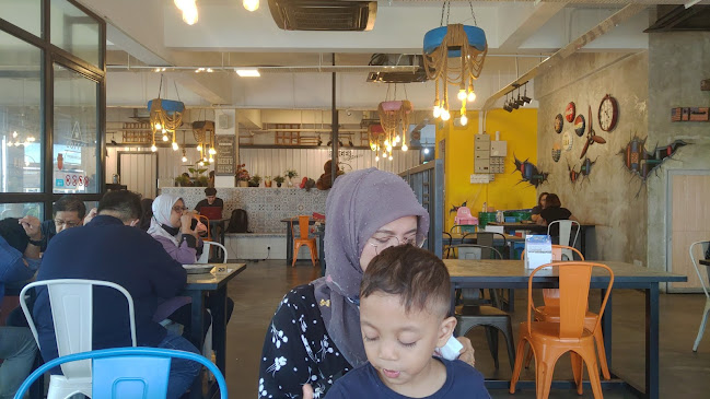 Opinii despre OverStepped Cafe Perdana Heights în Sungai Petani - Gastronomi dan perhotelan