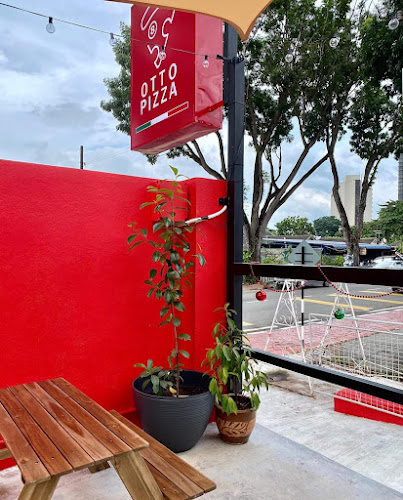 Otto Pizza Tanjung Bungah - Gastronomi dan perhotelan