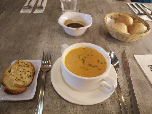 Comentarii opinii despre Anmour Cafe Bukit Indah