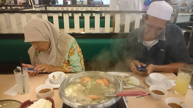 Johnny's Restaurant AEON Bukit Raja - Gastronomi dan perhotelan