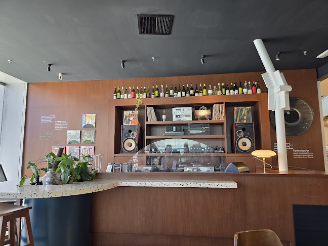 Comentarii opinii despre V88 Cafe & Bar Starhill