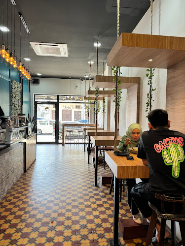 Comentarii opinii despre Double Knott Cafe