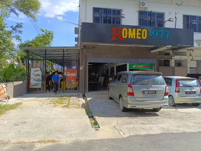 Romeo 1977 - Gastronomi dan perhotelan