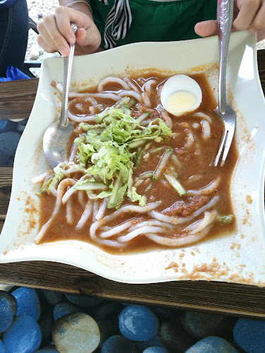 Opinii despre Cik Aya Laksa Ketam & Udang Lipan în Kuala Kurau - Gastronomi dan perhotelan