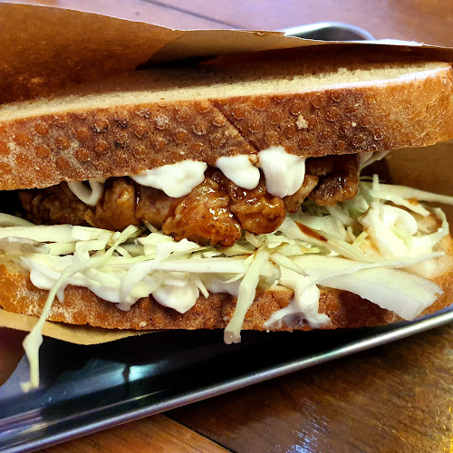 100 houz coffee & breakfast - Gastronomi dan perhotelan