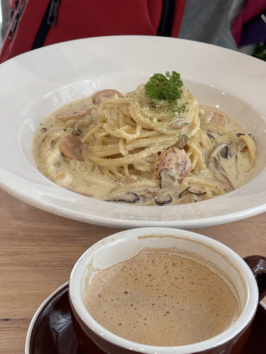 Rainy Corner 雨鄉 • 咖啡 - Taiping