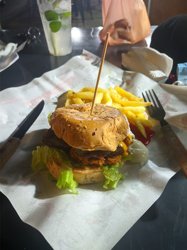 D'raz Burger Station