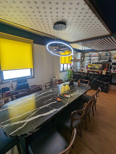 CHARLIE'S COFFEE - Gastronomi dan perhotelan