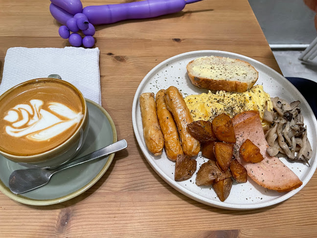 Comentarii opinii despre 100 houz coffee & breakfast