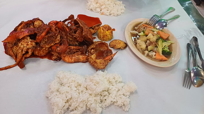 Putri Kitchen Shellout And Steamboat