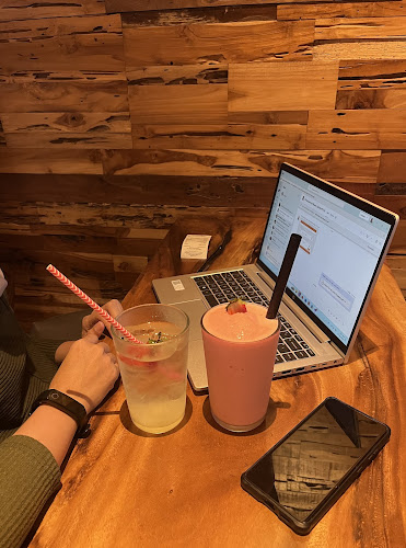 KOFFEEKAW CAFE - Gastronomi dan perhotelan