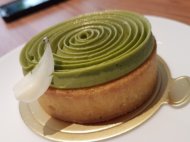 Xiao By Crustz - Gastronomi dan perhotelan