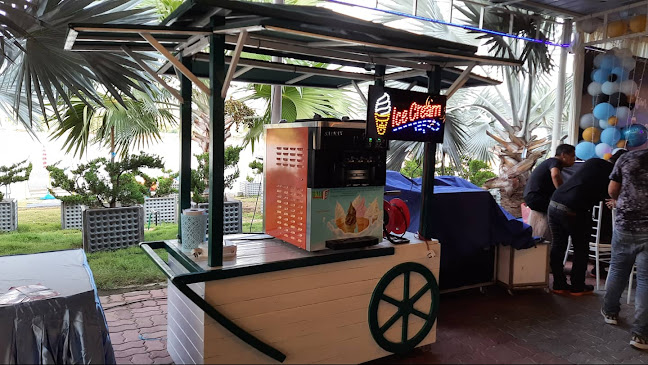 Opinii despre Sabrinalicious Soft Ice Cream în Sitiawan - Gastronomi dan perhotelan