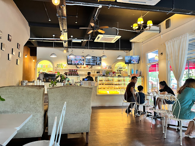 Encore Malaysia - Gastronomi dan perhotelan