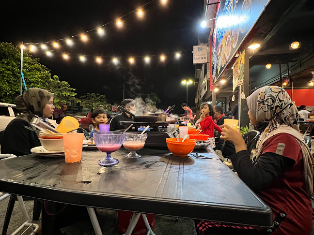 Ann Steamboat & Grill House