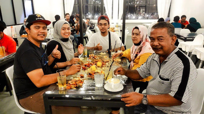 TRE NOMI WESTERN & COFFEE - Kulim