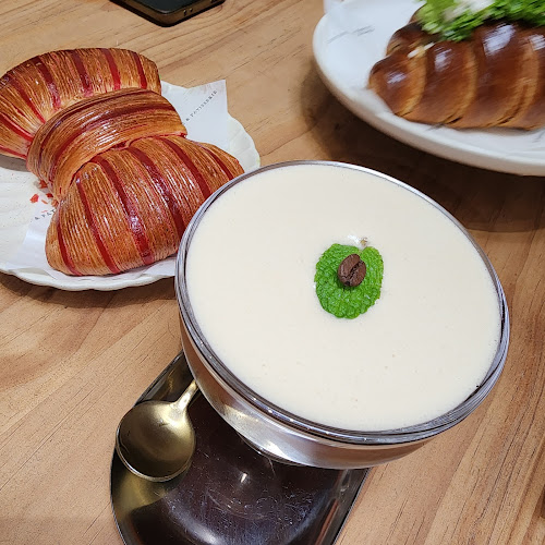 Utoo Boho Cafe & Patisserie