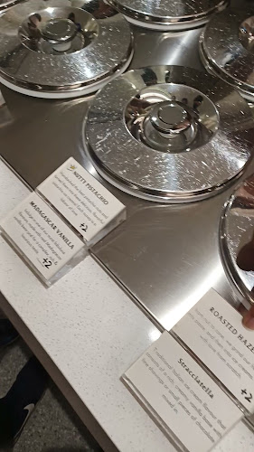 Churn Ice Cream, Damansara Uptown - Gastronomi dan perhotelan