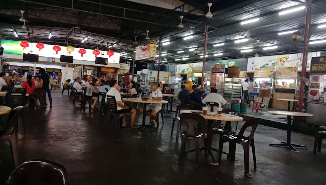 Pusat Makanan Lye Lye