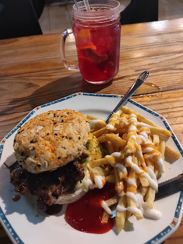 Opinii despre Grill Patio Menggatal Plaza în Kota Kinabalu - Gastronomi dan perhotelan