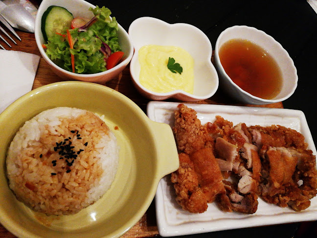 Pusat perdagangan, No 32-1, The Strand, Jalan PJU 5/20D, Kota Damansara, 47810 Petaling Jaya, Selangor