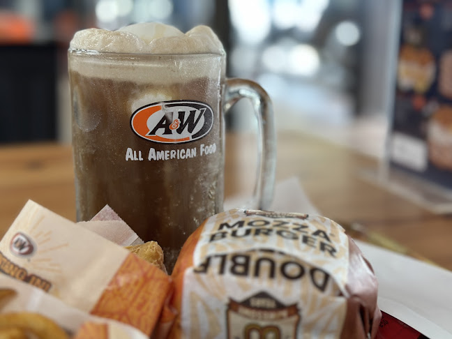 A&W - Gastronomi dan perhotelan