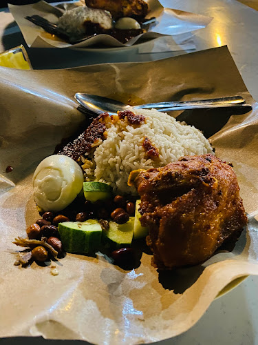 Nasi Lemak Kampung Morten River Line