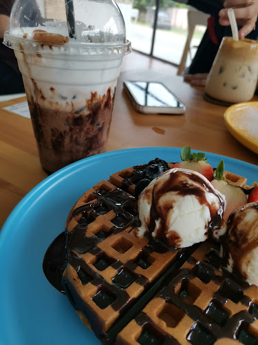 SEGITIGA by Dunyut Munchies - Gastronomi dan perhotelan