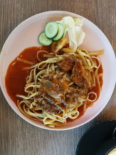 Shulamite - Gastronomi dan perhotelan