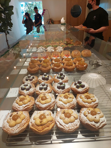 Xiao By Crustz - Gastronomi dan perhotelan