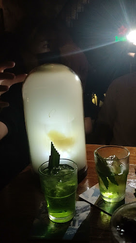 The Old Merchant - Gastronomi dan perhotelan