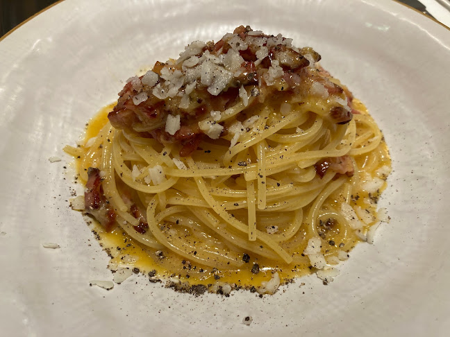 Luretta D.O.P. Italian Deli at Lot 10 - Gastronomi dan perhotelan